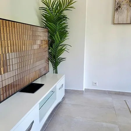 Palma - & Cozy With Free Private Parking * 盧加諾