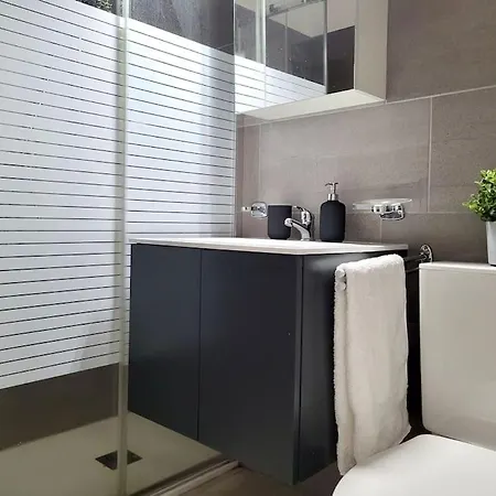 Palma - & Cozy With Free Private Parking Apartment Lugano