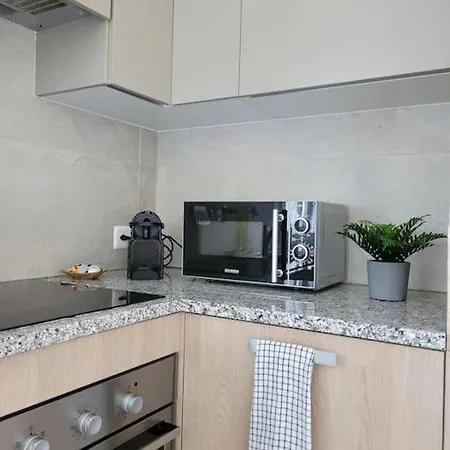 Daire Palma - & Cozy With Free Private Parking