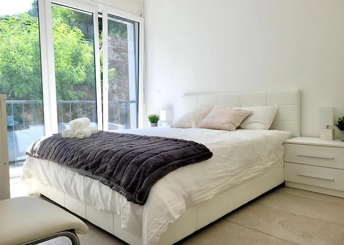 Palma - & Cozy With Free Private Parking דירה לוגאנו