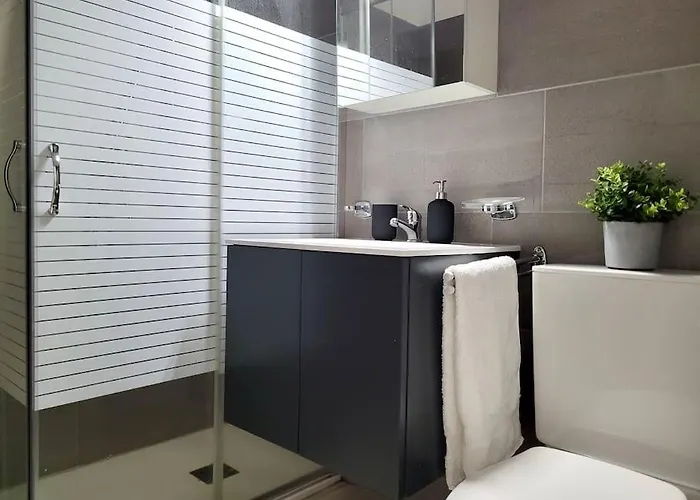 Palma - & Cozy With Free Private Parking 公寓 盧加諾