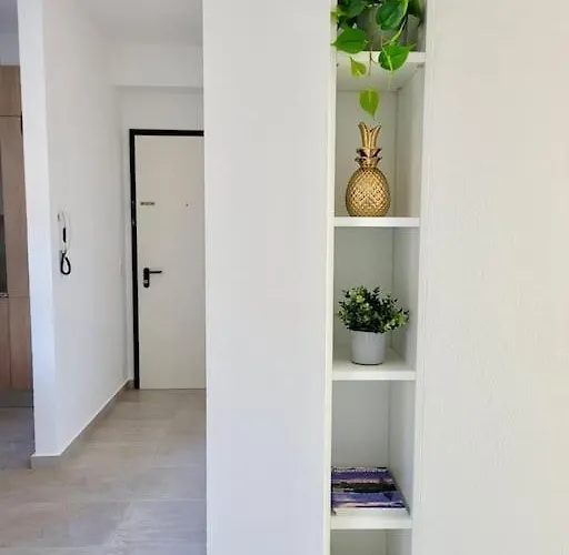 Palma - & Cozy With Free Private Parking לוגאנו